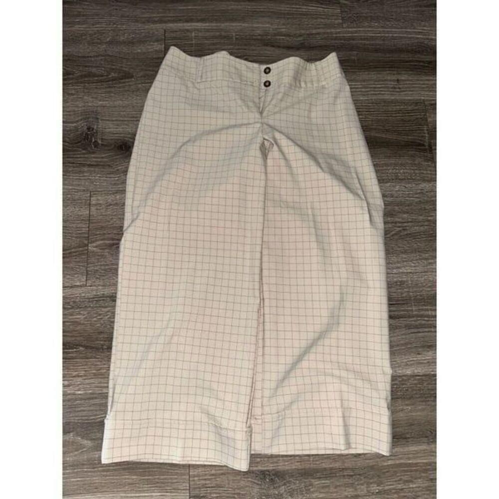 Speechless women’s beige plaid Capri dress pants size 7, waist 16”,length 32”,in